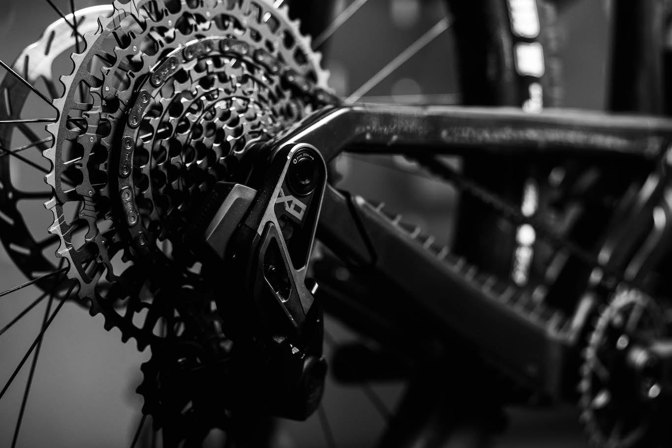 Electronic vs Mechanical Drivetrains: Which Is Best for Your Ride?